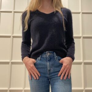 100% Mongolian Cashmere V-Neck Sweater